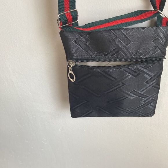 Aruba Vacation Crossbody Bag - Picture 8 of 9